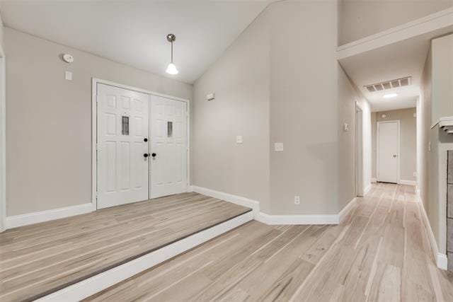Building Photo - 3301 Cliffview Dr