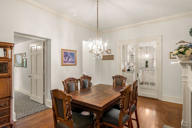 Building Photo - All-Utilities-Included Studio in Historic Bristol Manor | Pet Friendly