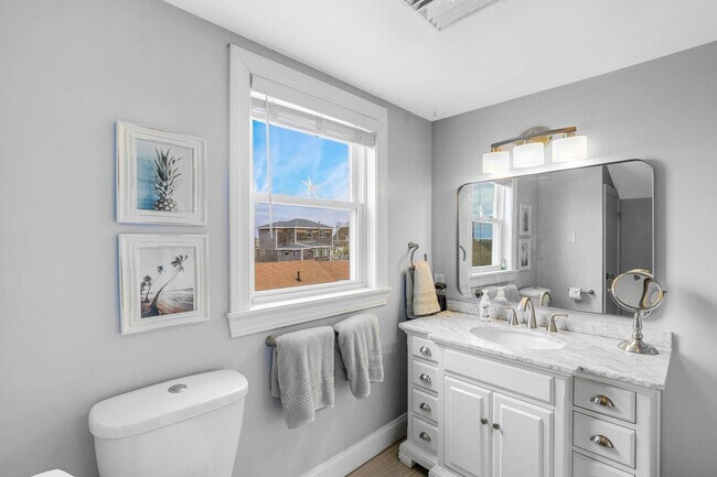 Building Photo - 32 Basin St