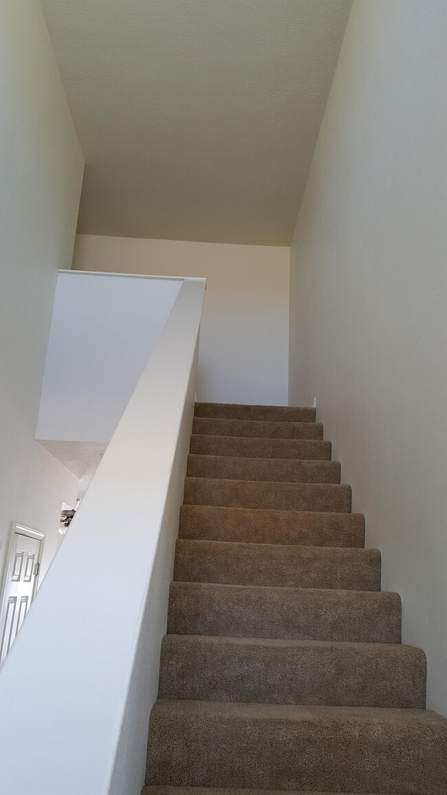 Building Photo - 400 Par Ave