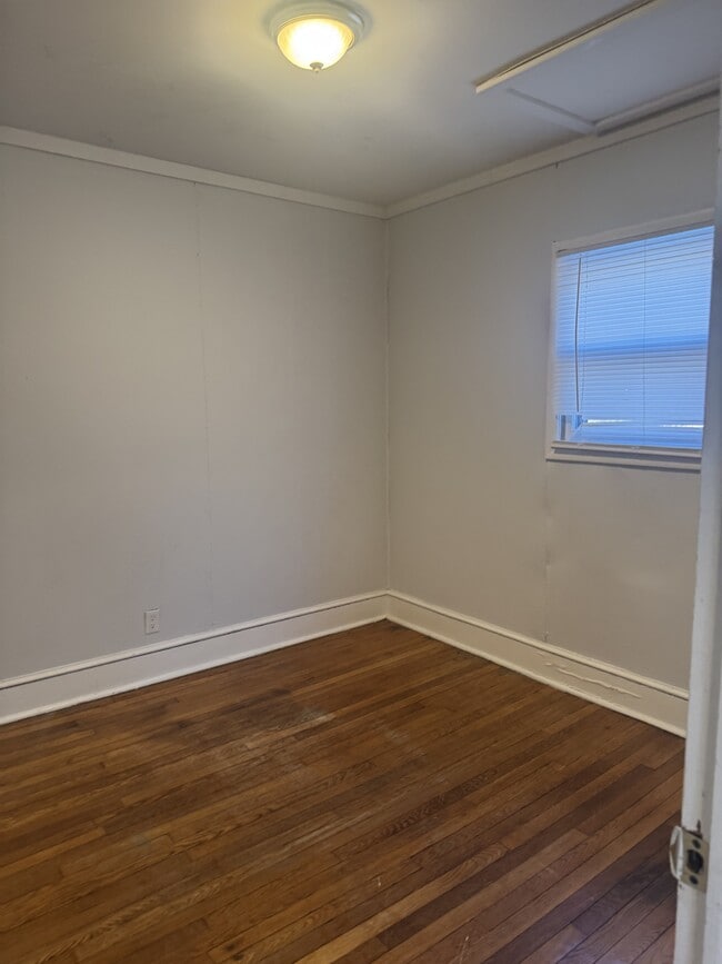 Building Photo - 70 Highlawn St