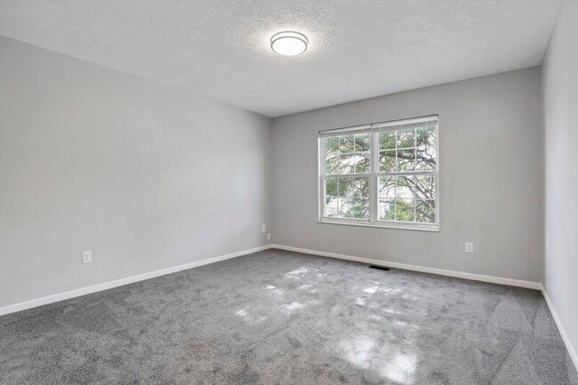 Building Photo - 3112 Fabyan Dr