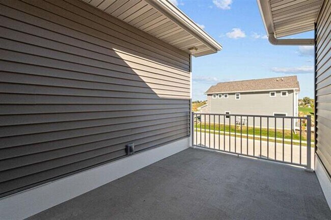 Building Photo - 2898 Eastridge Ter