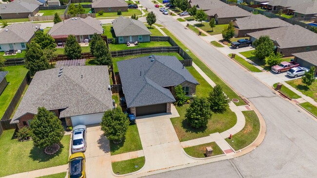 Building Photo - Rent to Own in Edmond!