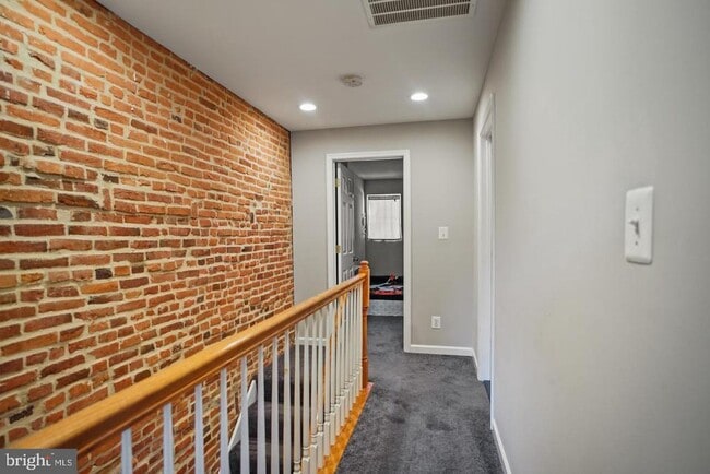 Building Photo - 1421 Race St