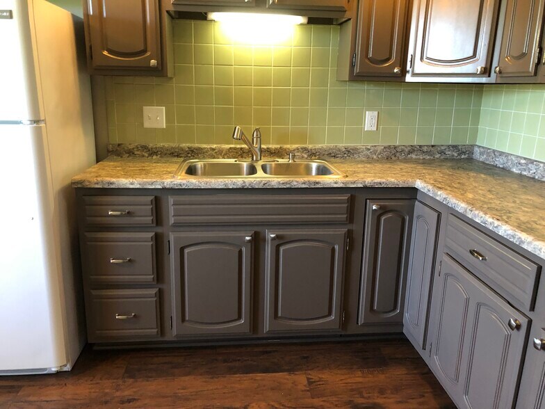 Kitchen - 14214 W Heather Ln