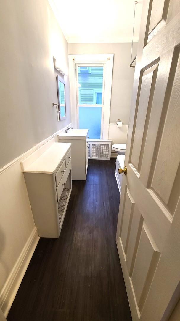 Building Photo - 404 Gillett Ave