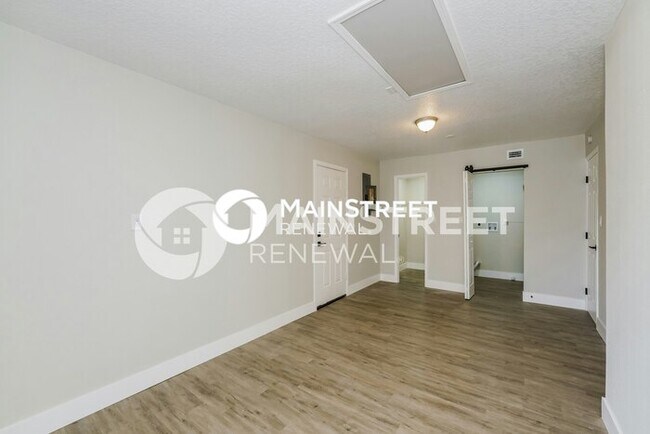 Building Photo - 3 Bedroom Pet-Friendly Home in EDGEWATER, FL with Main Street Renewal