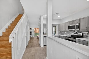 Building Photo - 5015 Palmbrooke Cir