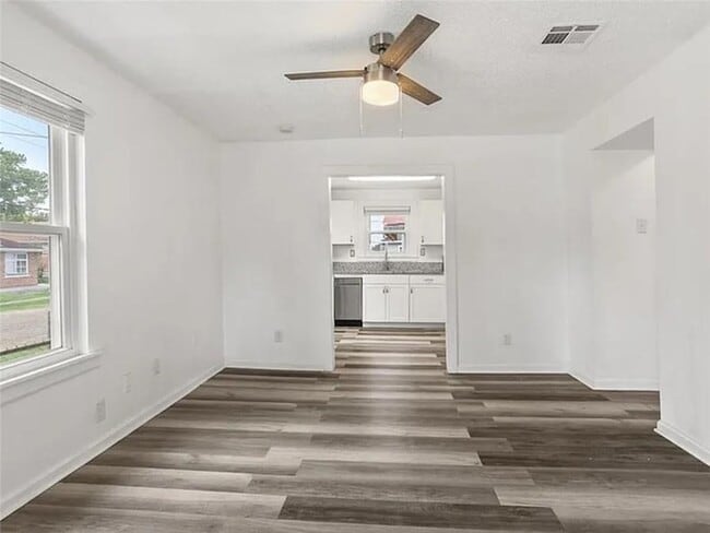 Building Photo - 8917 Apricot St