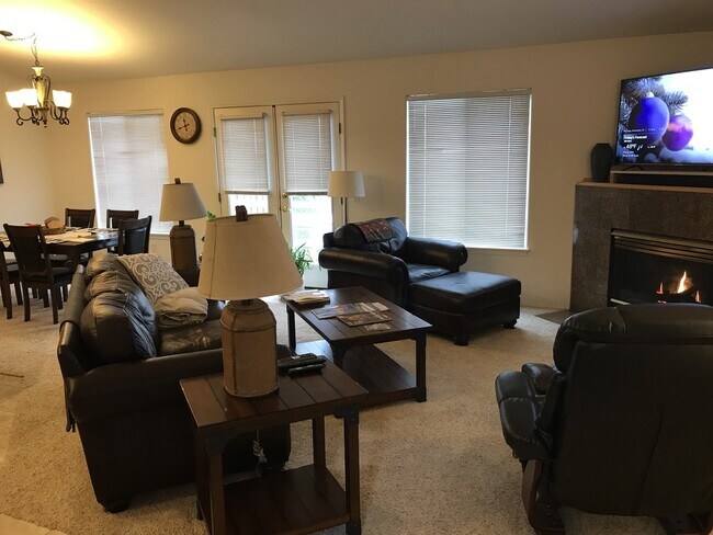 Building Photo - 8419/8421 NE 56th Street