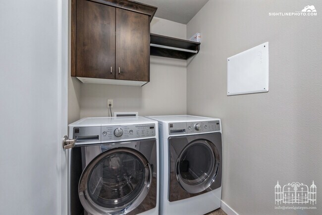 Building Photo - 3287 E Thoroughbred Ln