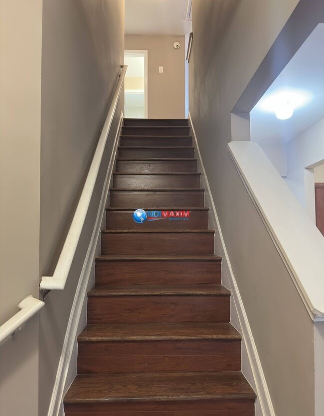 Building Photo - Large 4-bedroom house in the SECKINGER cluster in Buford