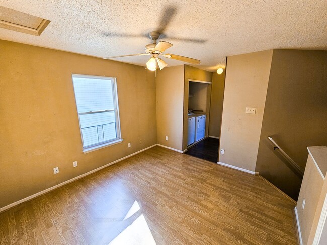 Building Photo - 2221 Collins Way