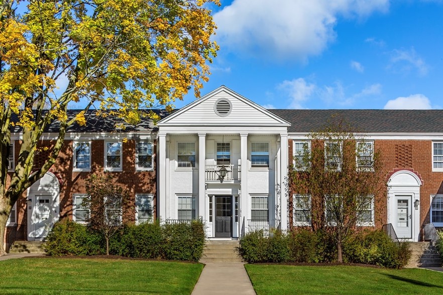 Primary Photo - Loomis Drive Apartments