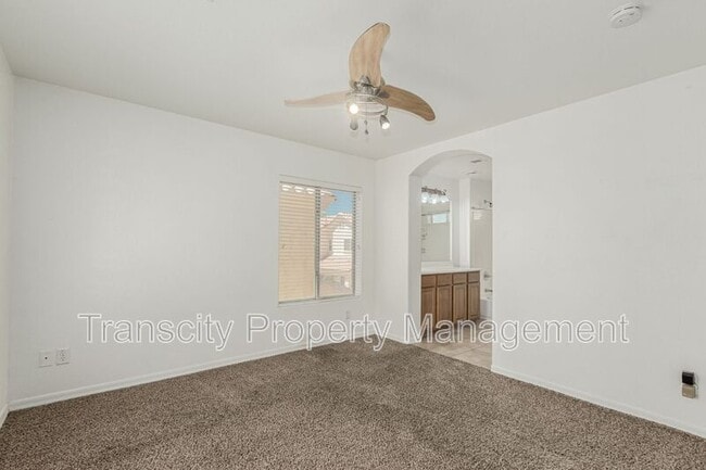 Building Photo - 1402 S Newberry Ln