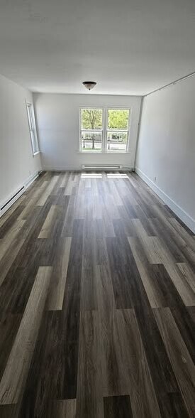 Building Photo - 731 Park Ave