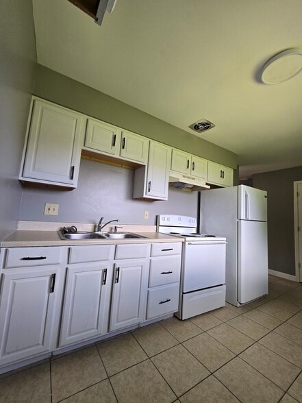 Building Photo - 2400 Windage Dr