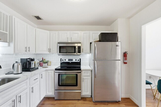 Building Photo - 955 26th St NW