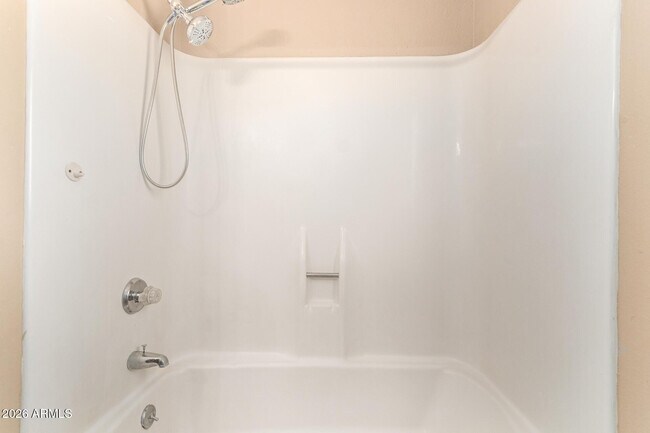 Building Photo - 1049 E Carter Dr