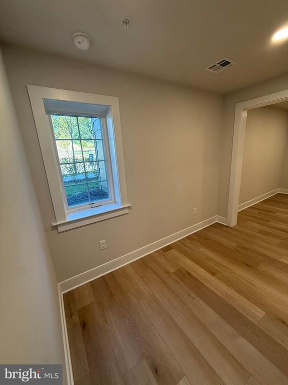 Building Photo - 4127 Ridgeview Ave