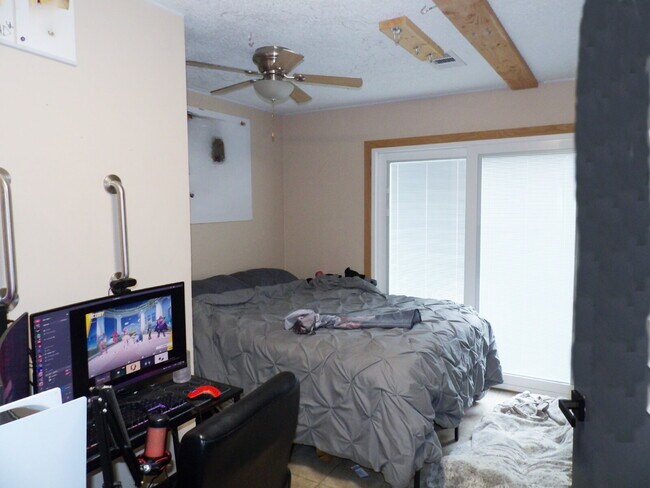 Building Photo - Spacious 3BR + Bonus Room in Inver Grove Heights – Attached Garage & Pet Friendly!