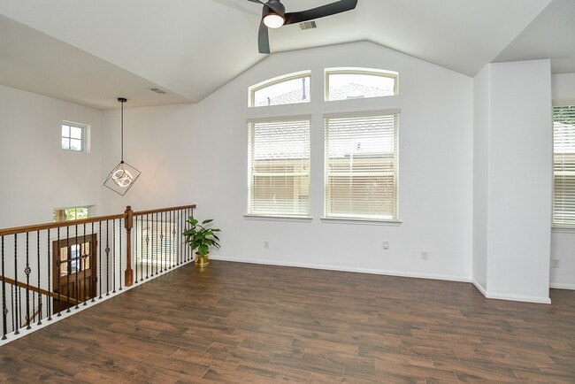 Building Photo - 18 Cheswood Manor Drive
