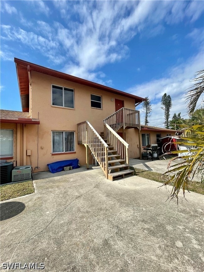 Building Photo - 18245 Louise Dr