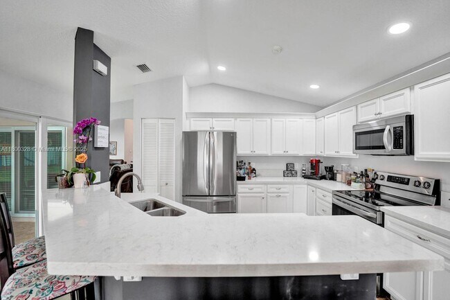 Building Photo - 1063 Cedar Falls Dr
