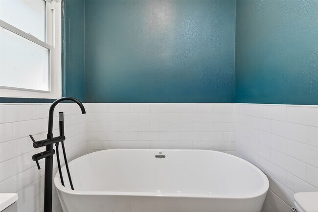 Building Photo - 3410 Austin St