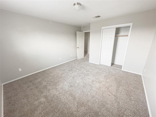 Building Photo - 9909 Fantail Ln
