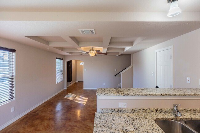 Building Photo - 7314 Colina Way #3