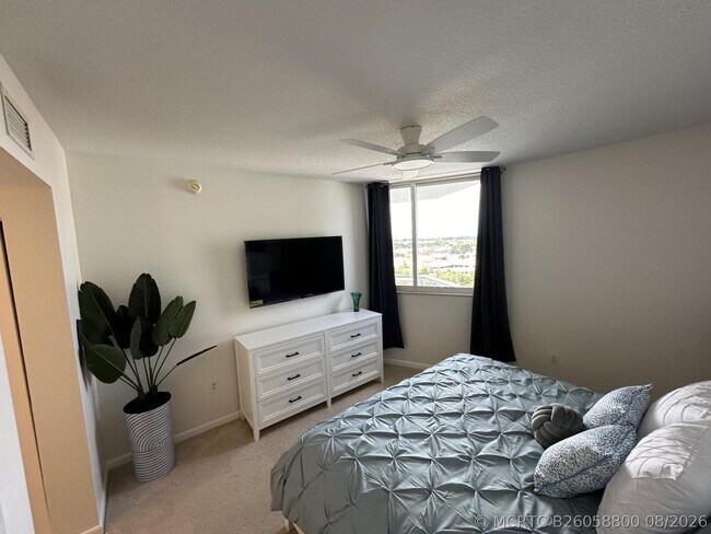 Building Photo - 1551 N Flagler Dr