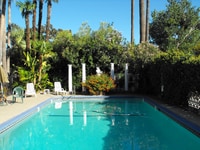 Building Photo - 6016 S Land Park Dr
