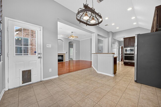 Building Photo - 27210 Sable Oaks Ln