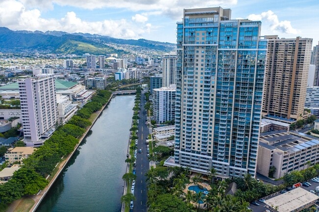 Building Photo - 1551 Ala Wai Blvd