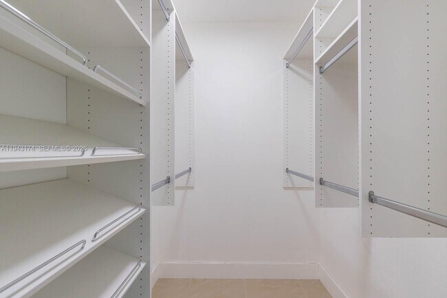 Building Photo - 20291 NE 30th Ave