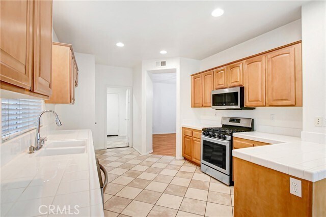Building Photo - 33046 Canopy Ln