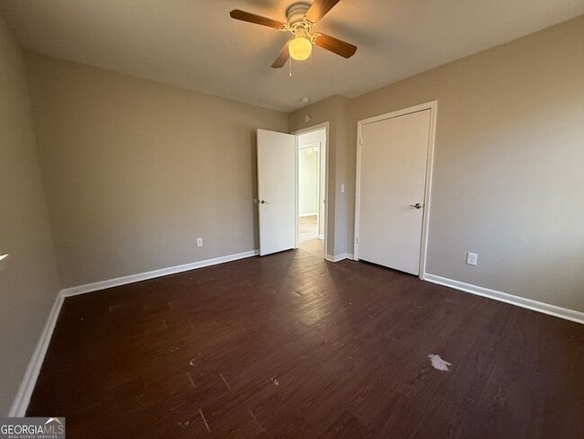 Building Photo - 7 W Park Ct