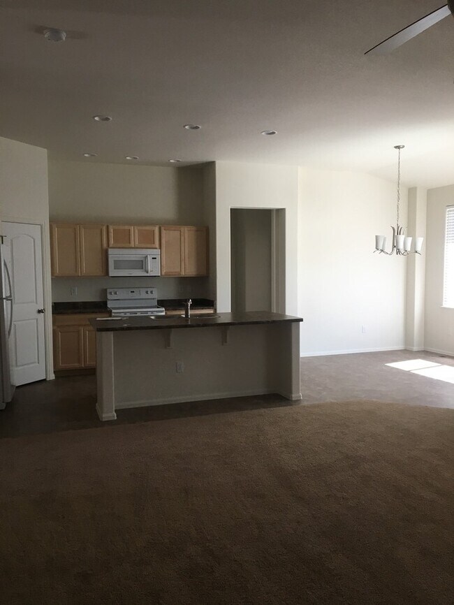 Building Photo - Newer, Spacious 3 Bedroom / 2 Bath in Wellington! New Carpet and Paint Before Move In