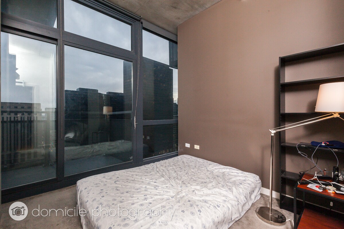 Building Photo - 235 W Van Buren St