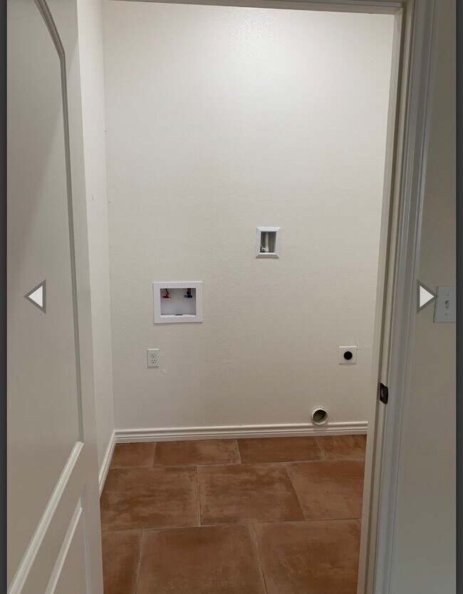 Building Photo - Spring Break Special - Move in NOW!!! and stay one month free