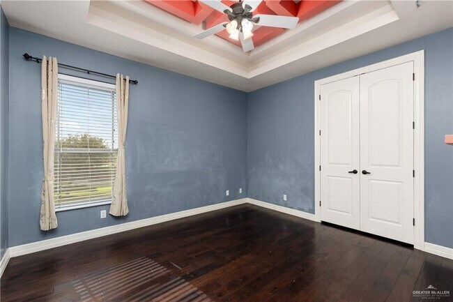 Building Photo - 1320 Manzano Ln
