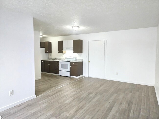 Building Photo - 107 North St