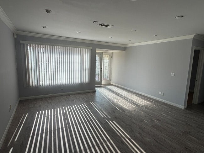 Building Photo - Harbor City- Single Family Home