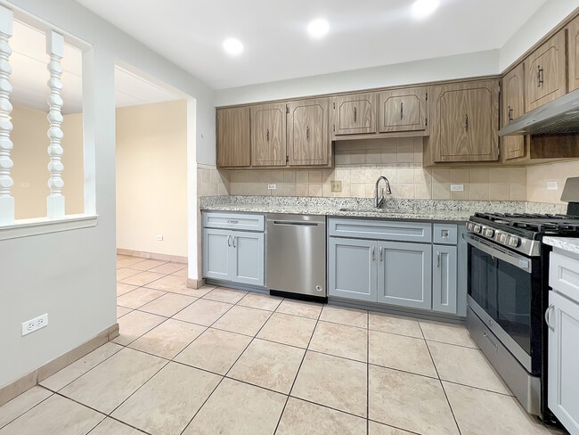 Building Photo - 10702 Keating Ave