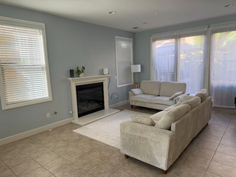 Building Photo - 161 Coyote Brush