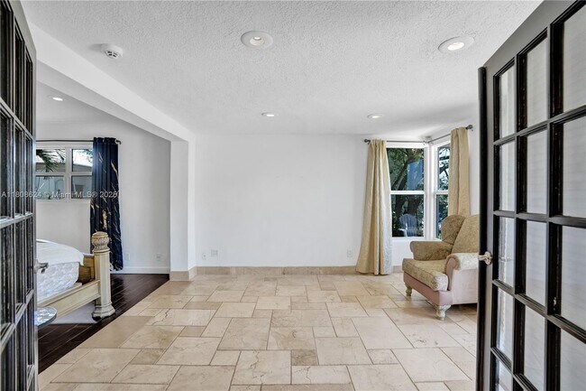 Building Photo - 3100 NE 56th Ct