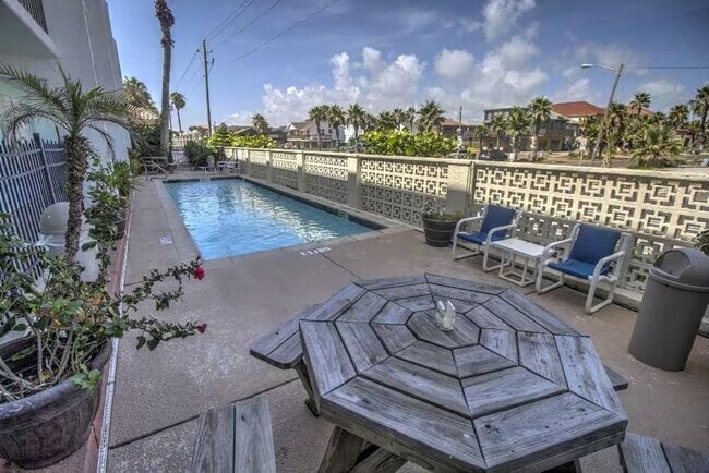 Building Photo - 4908 Gulf Blvd