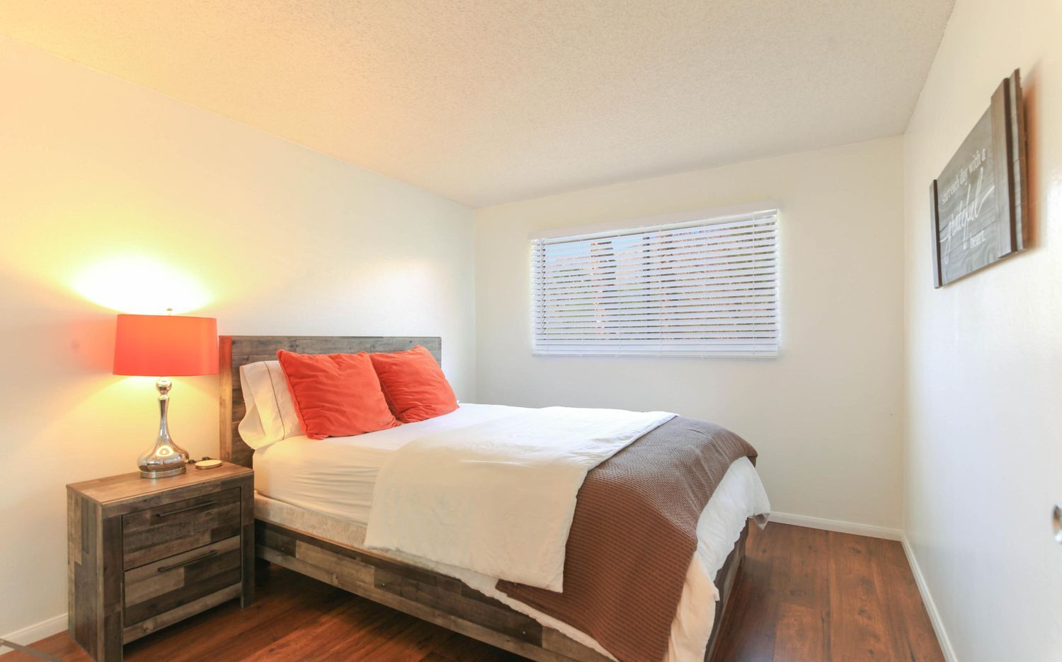 Queen-Sized Bedroom with a view - 420 N Villa Ct